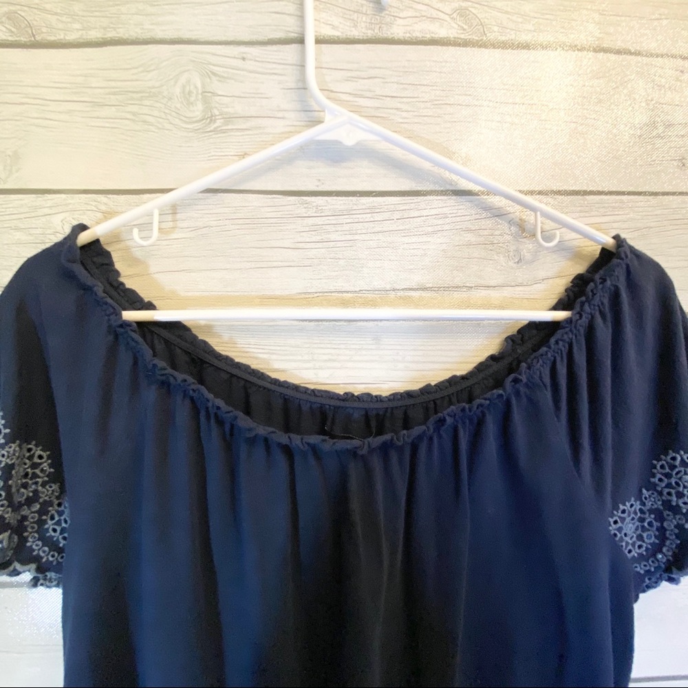 American Eagle Navy Blue Off the Shoulder Shirt - Picture 4 of 7